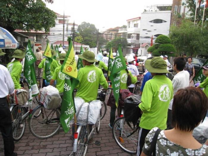 Đồng phục trong lễ ra quân Đạp xe xuyên Việt vì Môi trường cùng C4E là màu xanh green