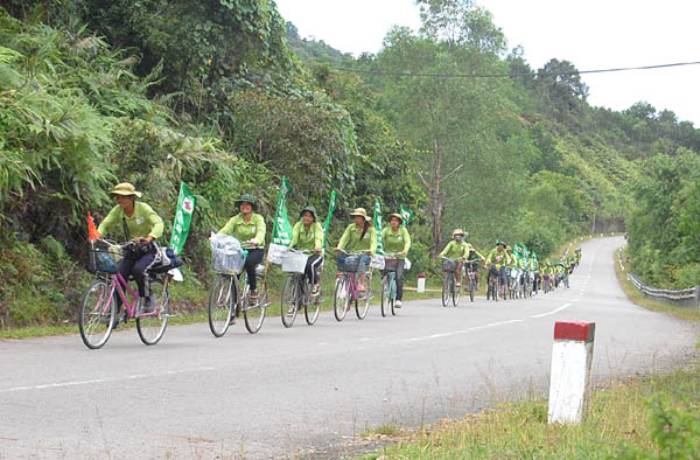 Đồng phục thể hiện tinh thần đồng đội, tập thể trong chuyến ra quân đạp xe xuyên Việt