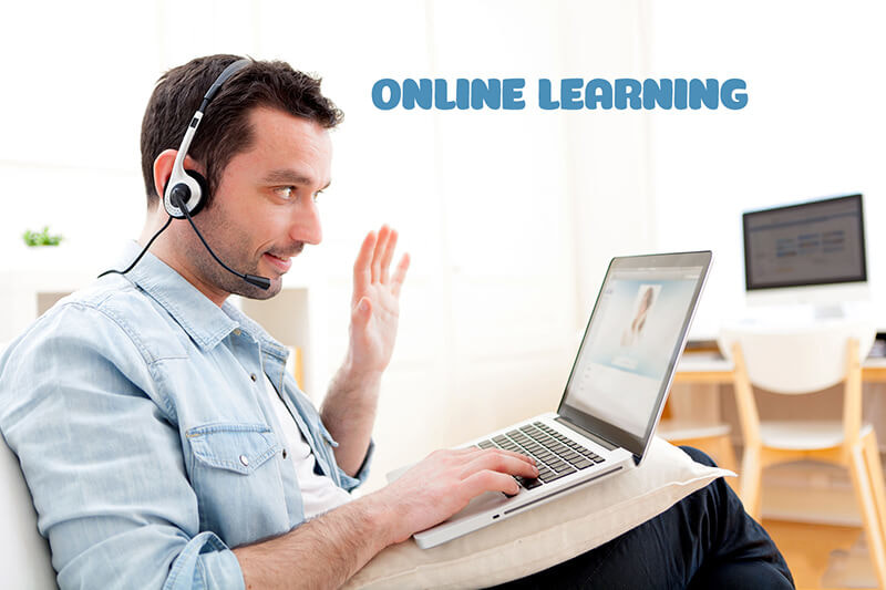 Học online là gì? Nên hay không học online