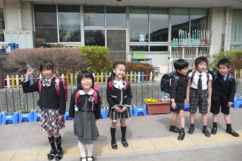 Quần áo học sinh tiểu học phong cách Nhật Bản lịch sự và trang trọng