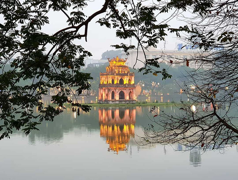 Hồ Hoàn Kiếm – Địa điểm vui chơi miễn phí ở Hà Nội