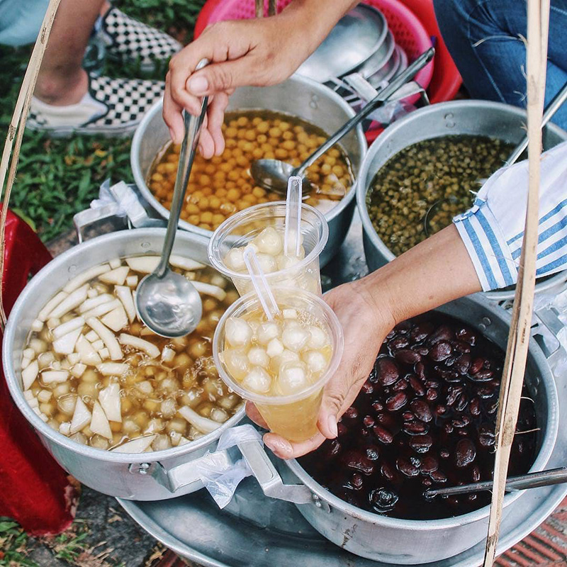 Chè – Món ăn vặt giải nhiệt mùa hè quen thuộc dành cho học sinh Sài Gòn