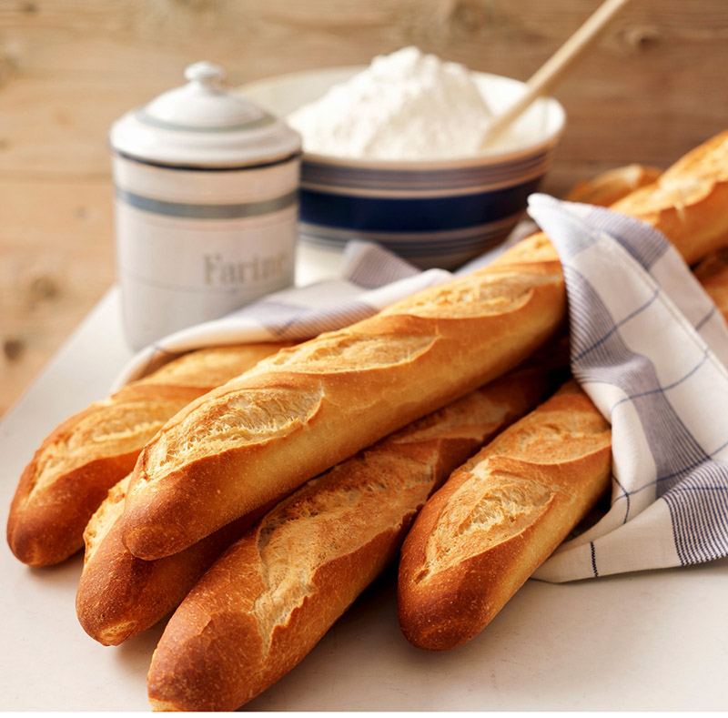 Bánh mì Pháp nổi tiếng và là món ăn nhất định phải thử khi đến đây du học