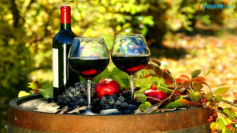 Rượu Vang được người Pháp sử dụng trong hầu hết các bữa ăn