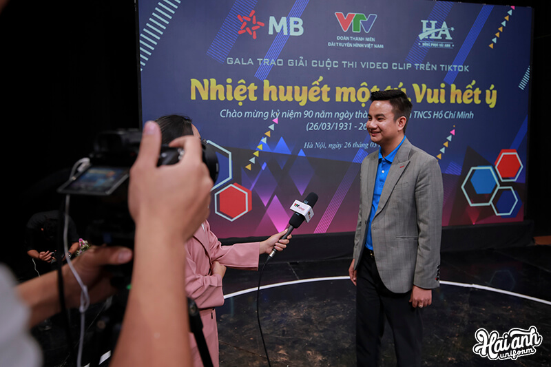 Ông Nguyễn Ngọc Cường trả lời phỏng vấn tại buổi trao giải cuộc thi Tiktok