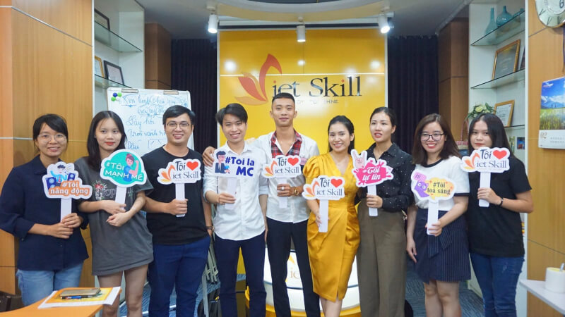 Trung tâm đào tạo kỹ năng mềm Vietskill đã có kinh nghiệm tại Hà Nội, đào tạo kỹ năng cho tất cả mọi người.