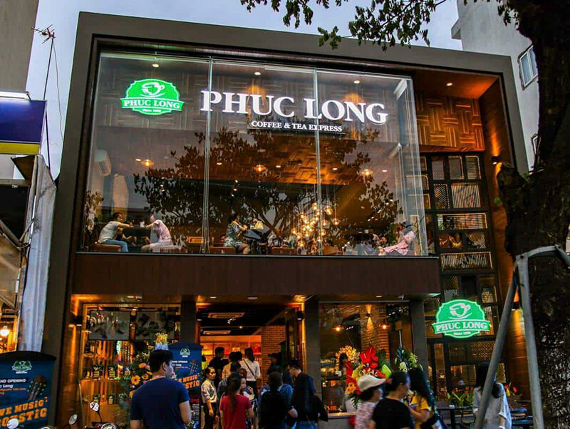Phúc Long – Một trong nhiều thương hiệu trà sữa nổi tiếng nằm trên khu phố Nguyễn Văn Linh, Đà Nẵng.