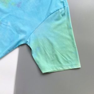 Cận cảnh chi tiết mẫu áo thun tie dye xanh nhạt giá gỉ 49K