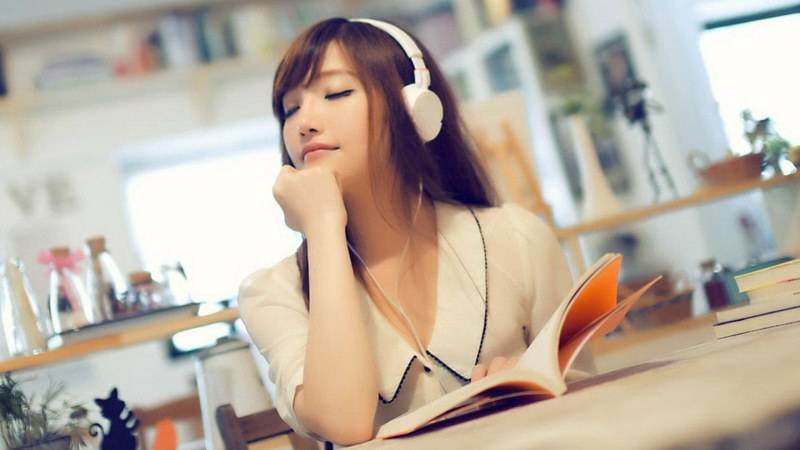 Theo nhiều nghiên cứu chỉ ra nhạc không lời là liệu pháp tuyệt vời giảm các triệu chứng căng thẳng, mệt mỏi và stress của học sinh, sinh viên