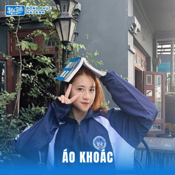 Áo khoác NEU có chất vải dày giúp giữ nhiệt tốt