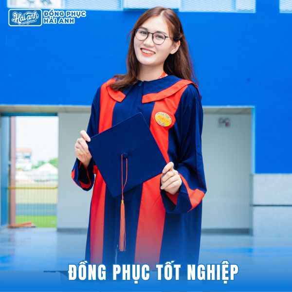 Đồng phục tốt nghiệp Huflit trang trọng và tinh tế