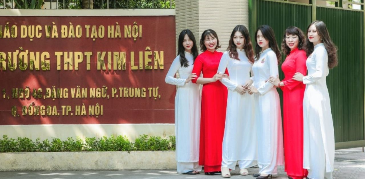 Hình ảnh nữ sinh duyên dáng của trường THPT Kim Liên