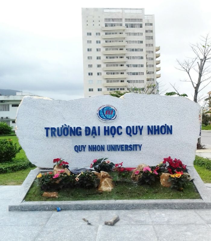 Đại học Quy Nhơn là một trong những trường đại học hàng đầu khu vực Miền Trung