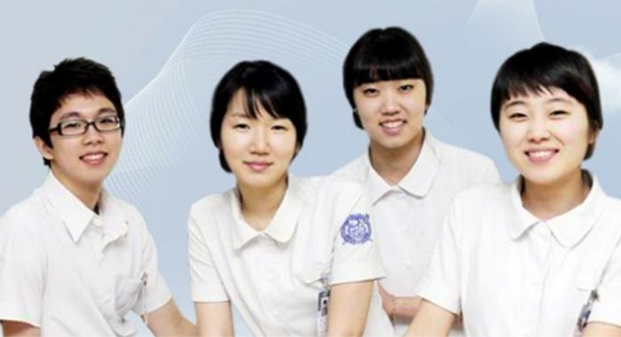 Đồng phục đại học Seoul thiết kế form dáng ôm nhẹ vào cơ thể