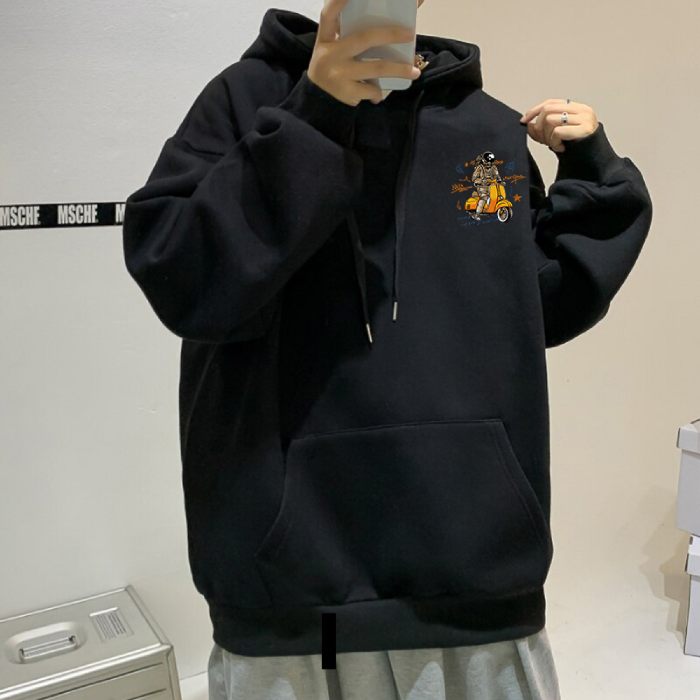 Mẫu áo hoodie phi hành gia thiết kế với tone màu đen cá tính