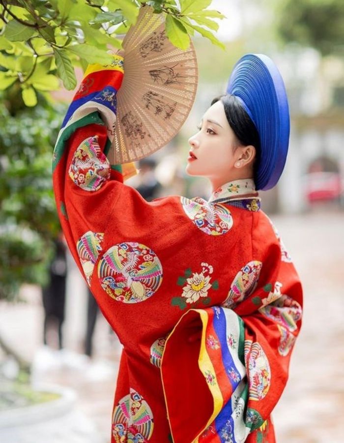 Mẫu áo Nhật Bình thường sử dụng hoạ tiết và màu sắc nổi bật