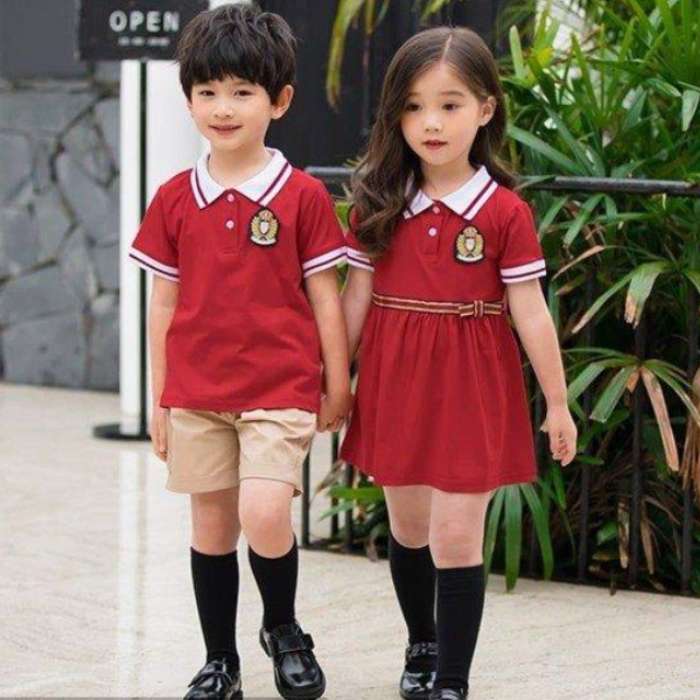 Mẫu váy dành cho học sinh mẫu giáo với tông màu đỏ