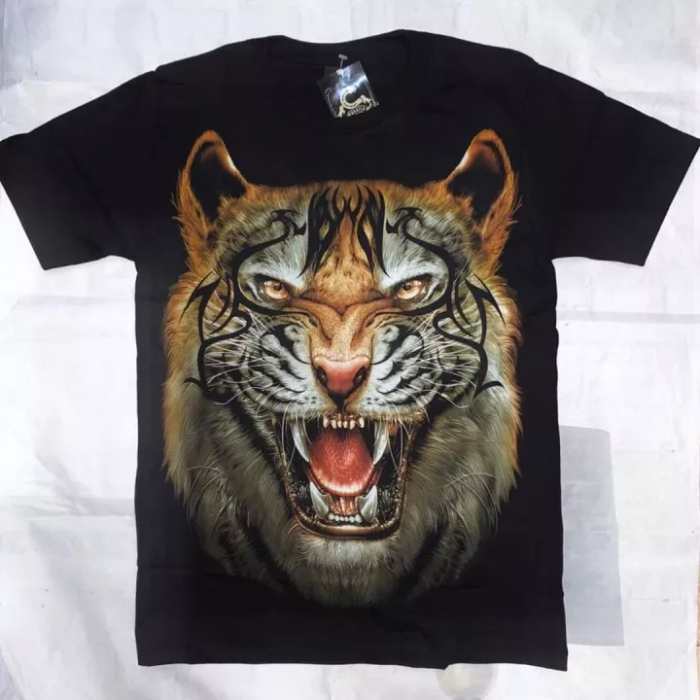 Thiết kế hình in con hổ nổi bật trên nền áo màu đen