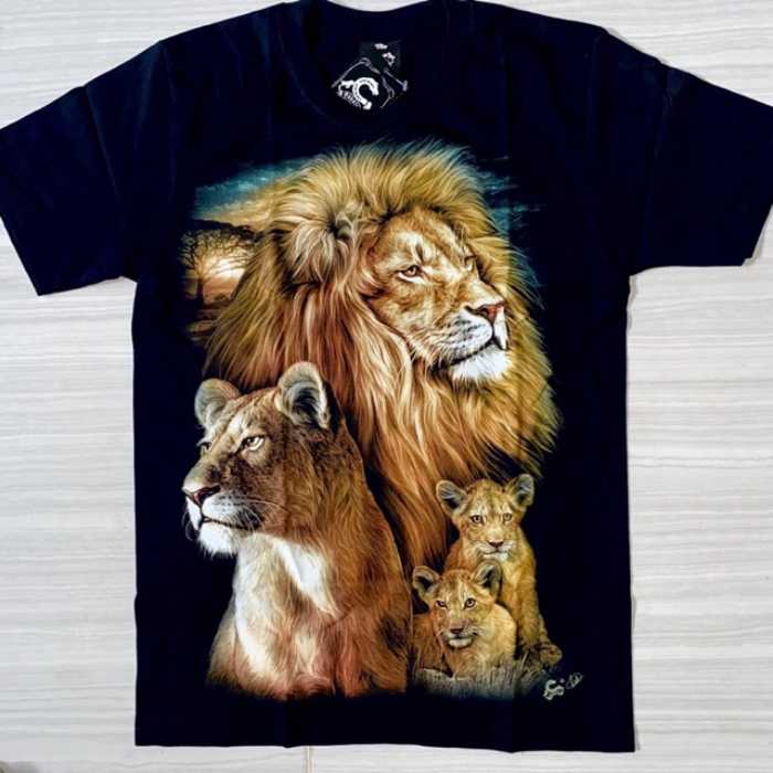 Hình in sư tử uy quyền trên nền áo phông