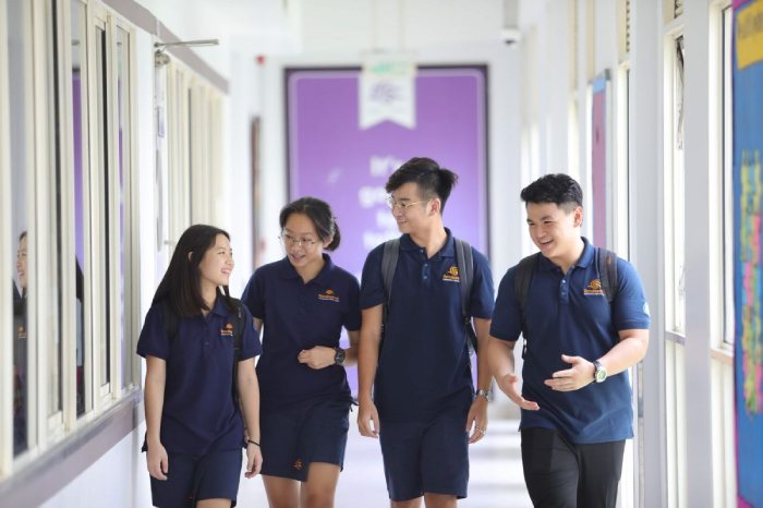 Đồng phục trường học quốc tế Renaissance Sài Gòn