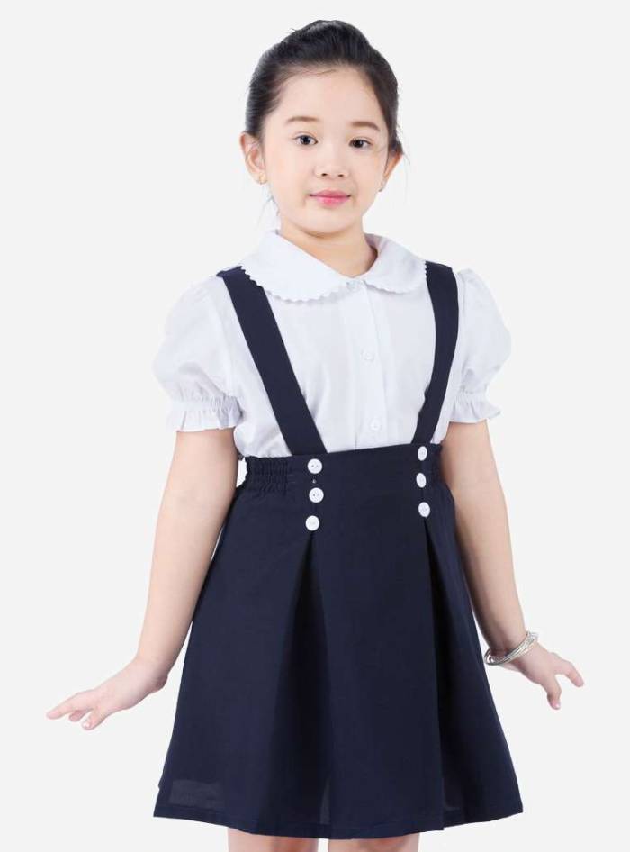Trang phục váy yếm dành cho bé gái tiểu học