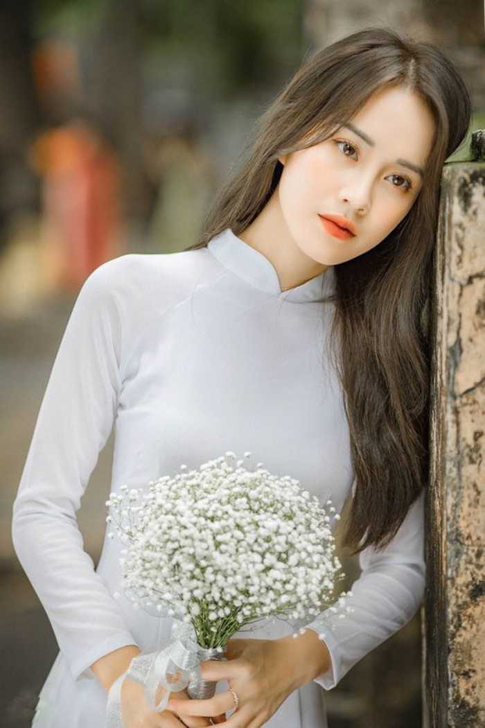 Mẫu áo dài trắng học sinh tại cửa hàng Minh Nguyệt