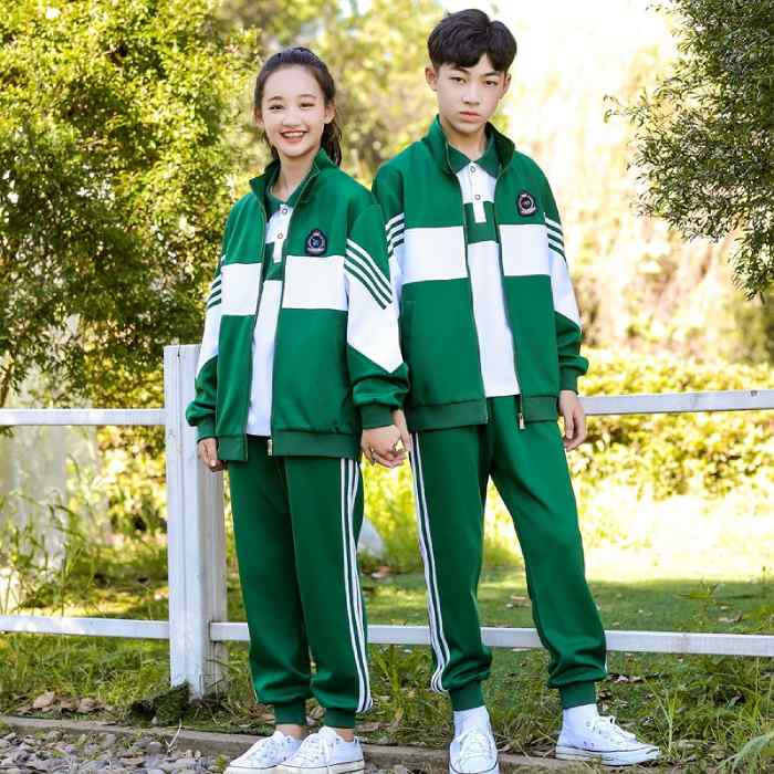 Mẫu áo đồng phục học sinh mùa đông màu xanh lá cây