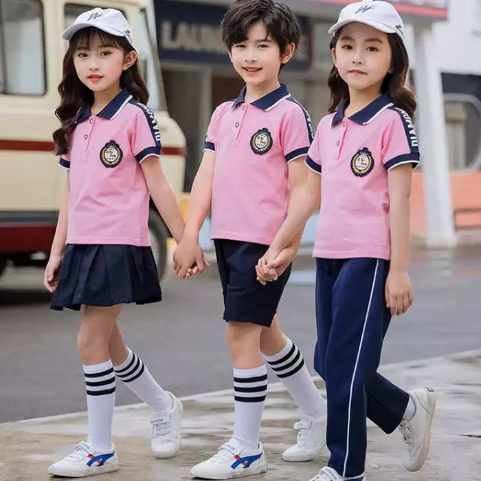 Các sản phẩm quần áo học sinh tại thương hiệu có đang dạng kiểu dáng và màu sắc