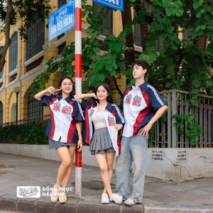 Khẳng định phong cách cùng áo lớp Swagger: xanh - đen - trắng