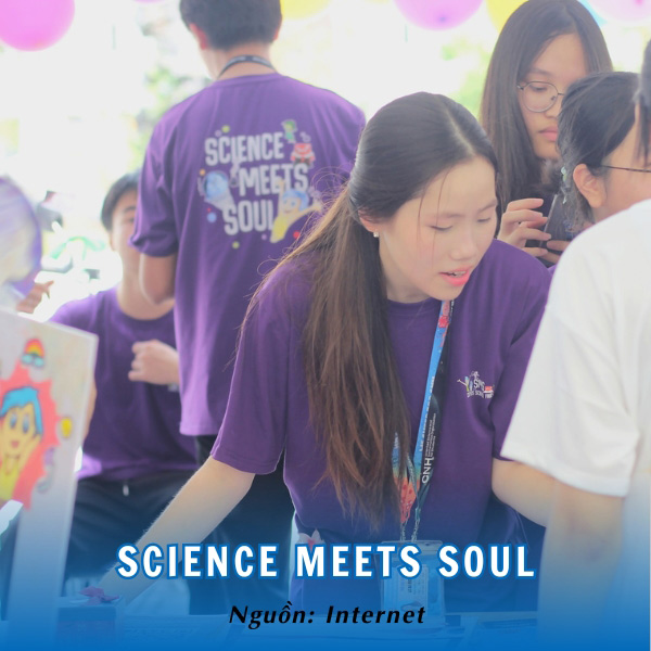Thiết kế đồng phục áo thun cổ tròn CLB SCIENCE MEETS SOUL màu tím thanh lịch, trẻ trung
