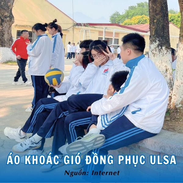 Áo khoác gió đồng phục ULSA tươi trẻ, tiện lợi