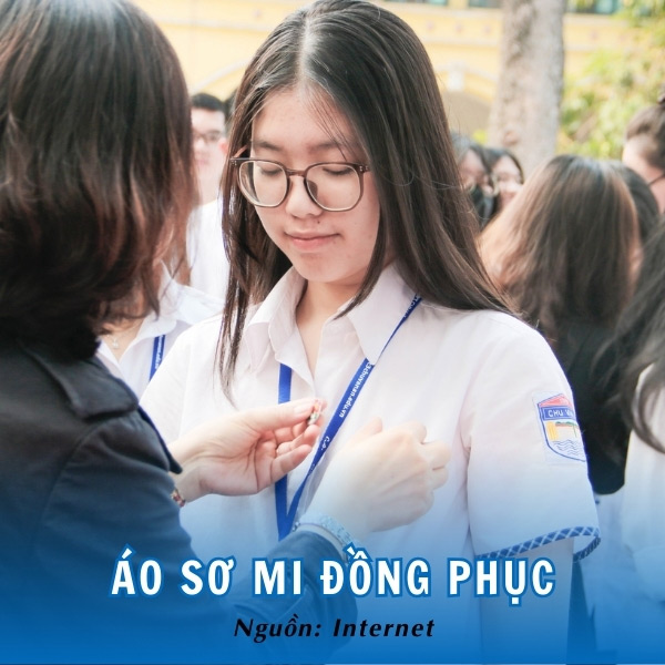 Áo sơ mi đồng phục trường THPT Chu Văn An Hà Nội tinh khôi
