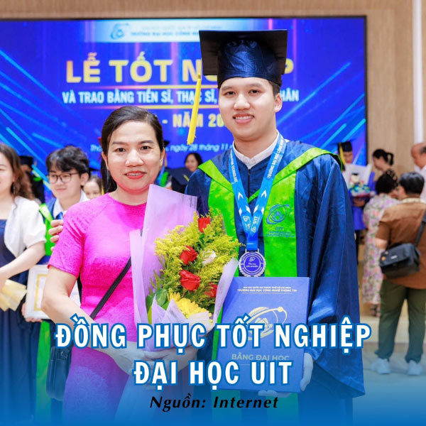 Lễ phục tốt nghiệp Đại học UIT trang trọng