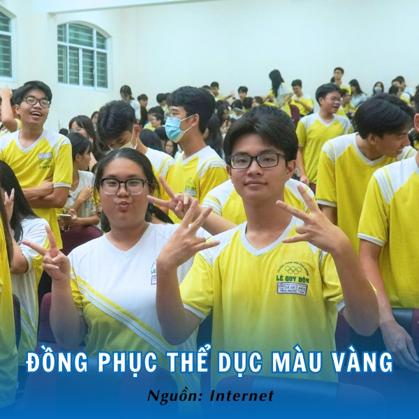 Đồng phục thể dục khối 11 màu vàng tươi sáng 